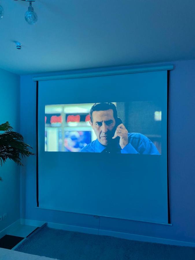 Capsule Miami Vice - Jacuzzi - Billard - Ecran Cinema & Netflix - Ping-Pong - Nintendo & Jeux- Liévin Buitenkant foto