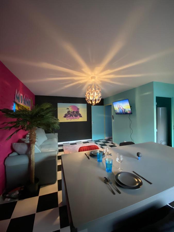 Capsule Miami Vice - Jacuzzi - Billard - Ecran Cinema & Netflix - Ping-Pong - Nintendo & Jeux- Liévin Buitenkant foto