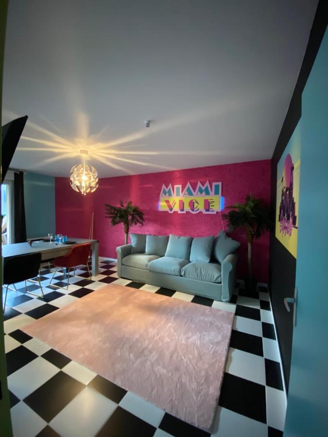Capsule Miami Vice - Jacuzzi - Billard - Ecran Cinema & Netflix - Ping-Pong - Nintendo & Jeux- Liévin Buitenkant foto