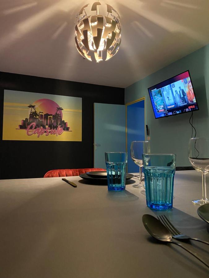 Capsule Miami Vice - Jacuzzi - Billard - Ecran Cinema & Netflix - Ping-Pong - Nintendo & Jeux- Liévin Buitenkant foto