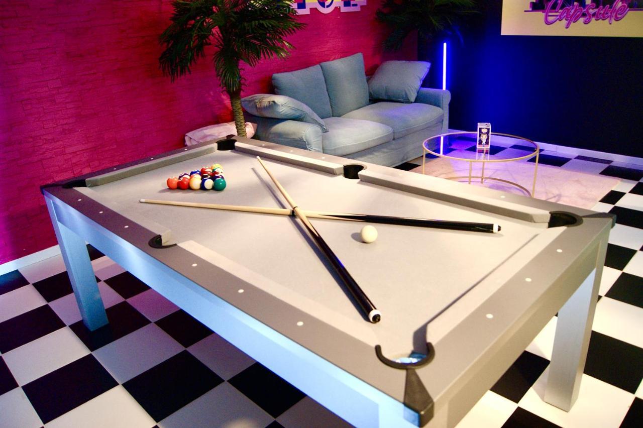 Capsule Miami Vice - Jacuzzi - Billard - Ecran Cinema & Netflix - Ping-Pong - Nintendo & Jeux- Liévin Buitenkant foto