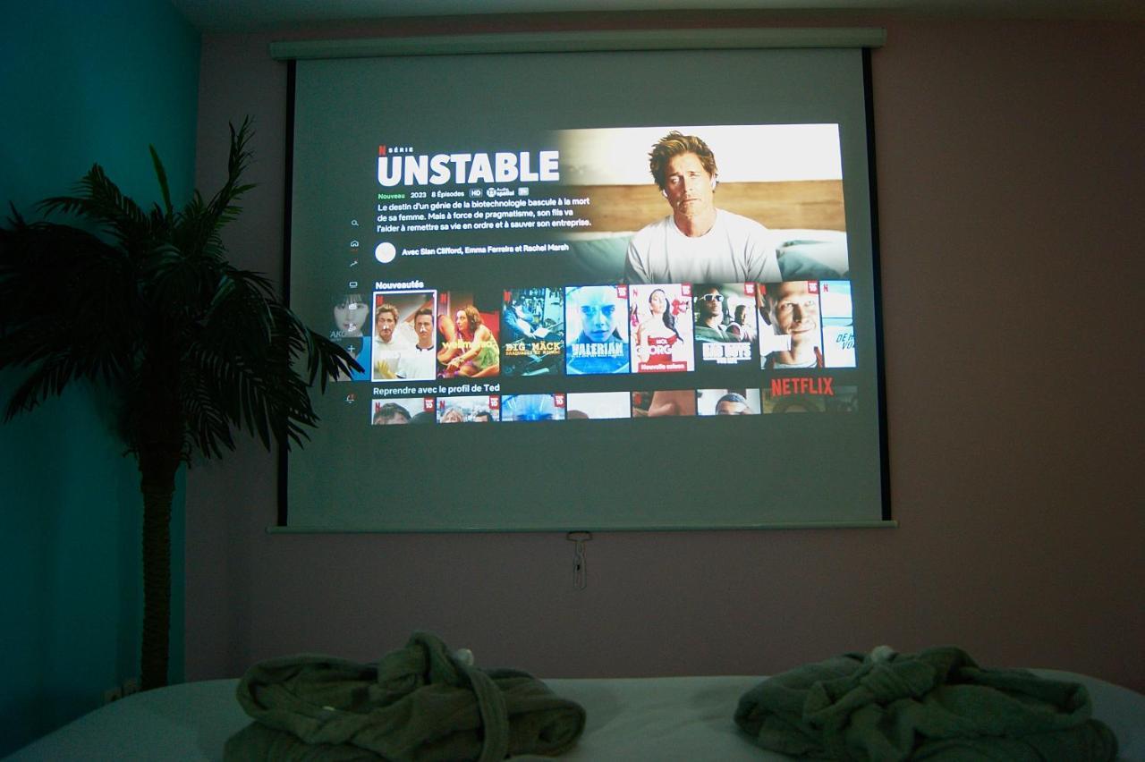 Capsule Miami Vice - Jacuzzi - Billard - Ecran Cinema & Netflix - Ping-Pong - Nintendo & Jeux- Liévin Buitenkant foto